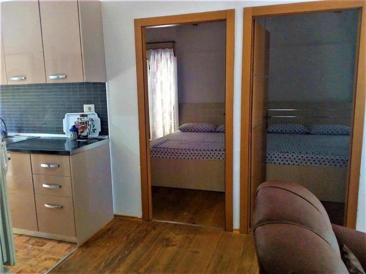 Ramo'S Green Beachside Retreat - Cozy 2 Bedroom Home Vlorë Eksteriør bilde